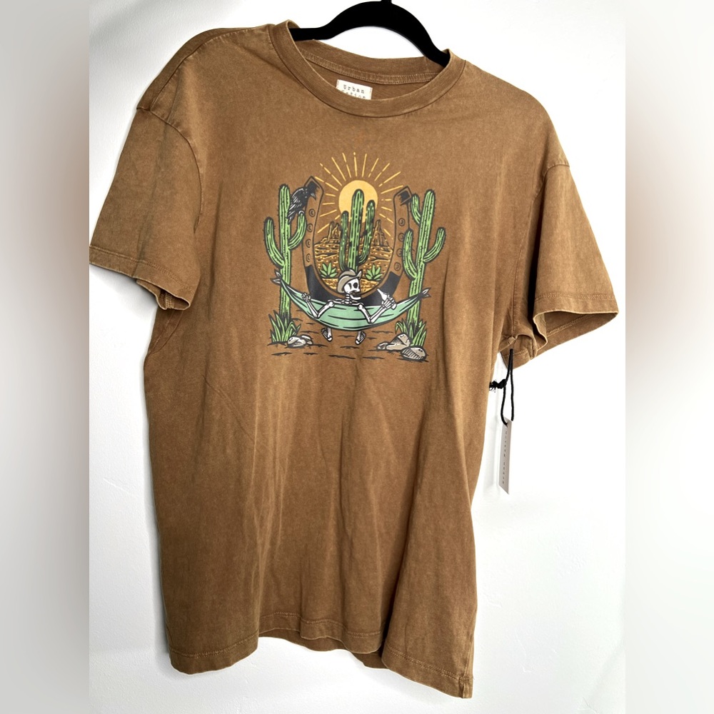 NWT Urban Nation T-shirt SIZE M